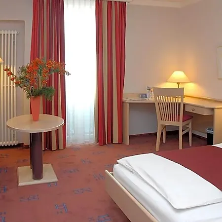 Garni Lindacher Hof Otel Burghausen
