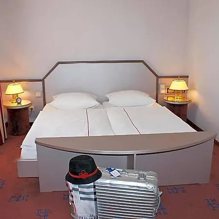 Otel Garni Lindacher Hof Burghausen